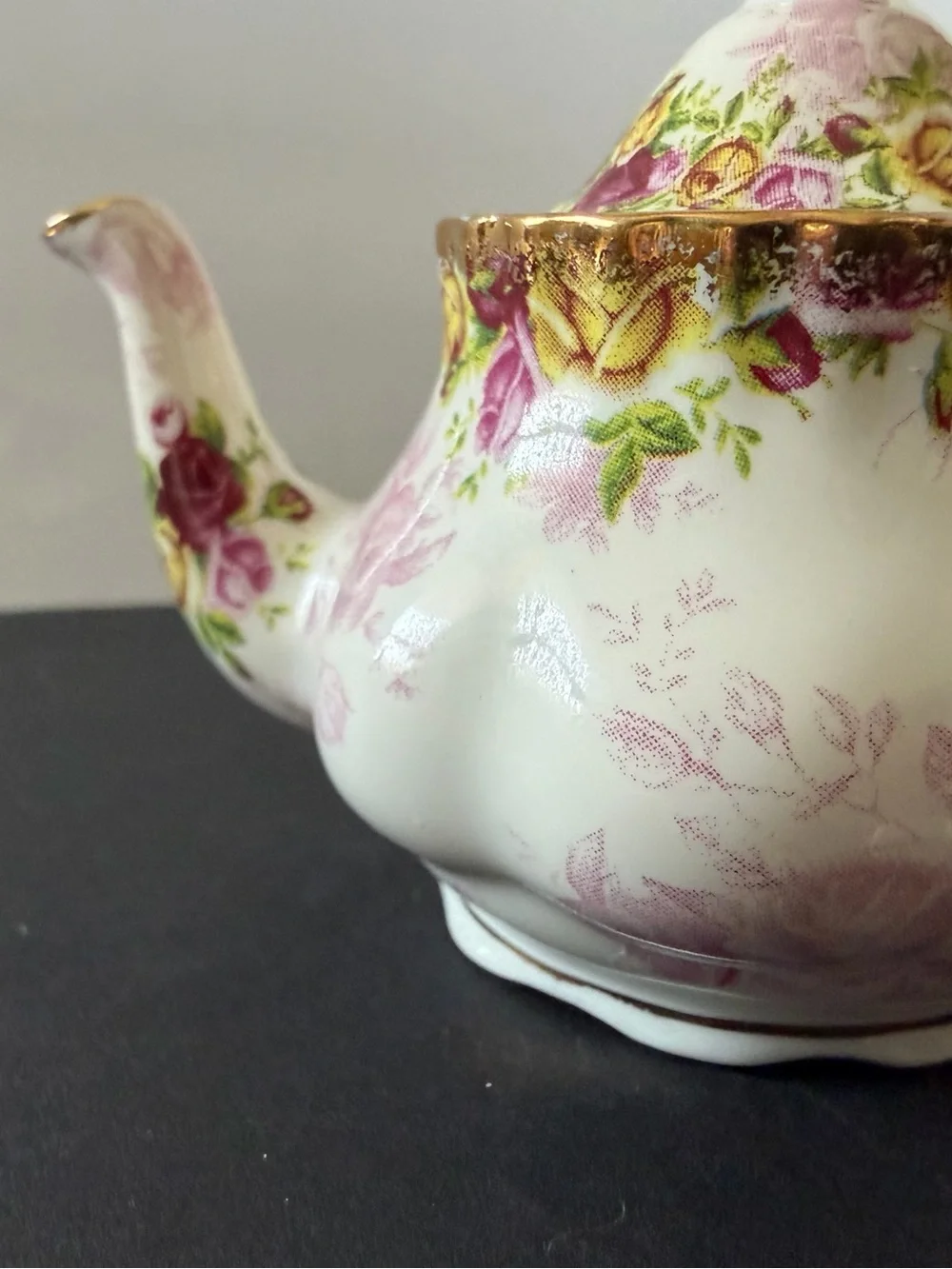 Royal Albert Old Country Roses Peach Damask Miniature Teapot Fine Bone China